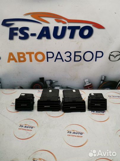 Воздуховод салона передний Ford Kuga 1 2.0 дизель