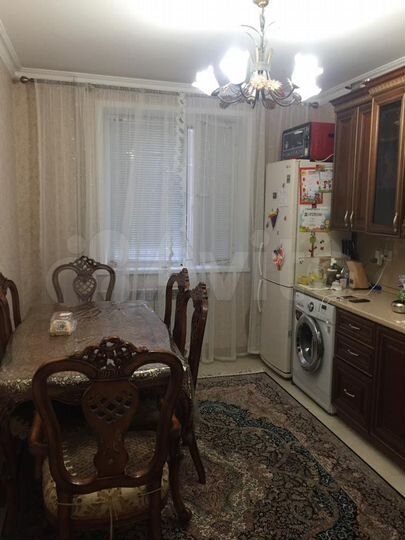 2-к. квартира, 68 м², 8/10 эт.