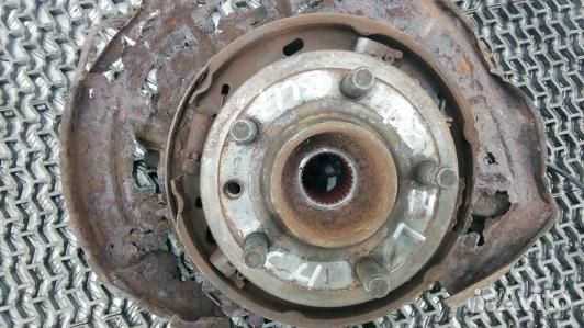Ступица задняя левая land rover discovery 3 (CSL17