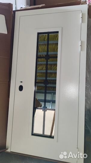 Входная дверь Комано