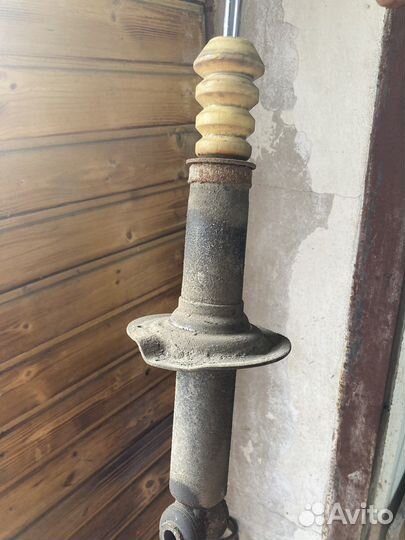 Задние амортизаторы, пружины Subaru Impreza GH3