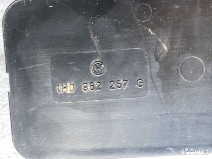 Компрессор центрального замка Volkswagen Passat B4