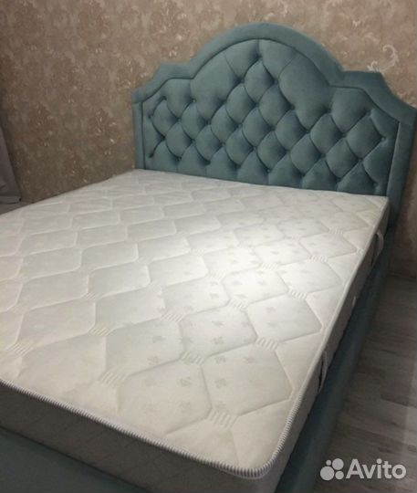 Кровать с мягким изголовьем подьемным механизмом