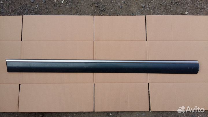 Молдинг передней левой двери Mercedes W210