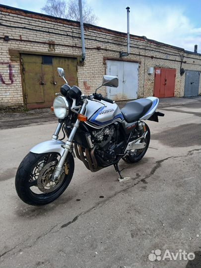 Honda CB400 vtec