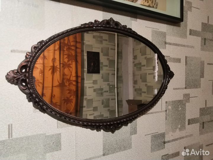 Продам настенное зеркало