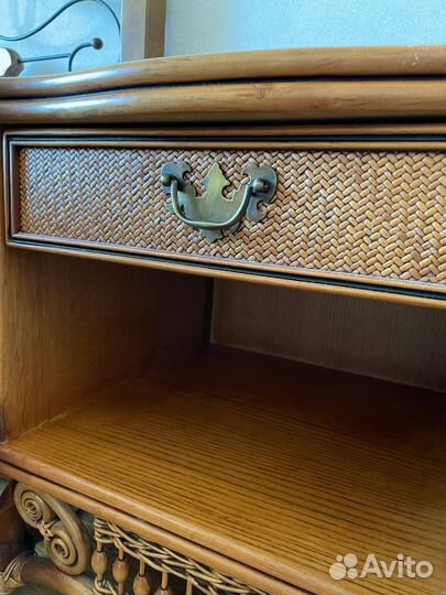 Тумба прикроватная (массив гевеи, ротанг)