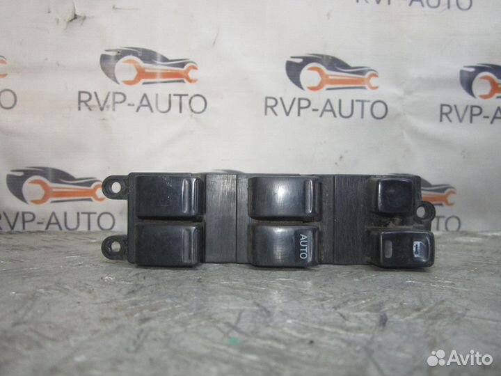 Блок управления стеклоподьемниками Nissan Cube Z10