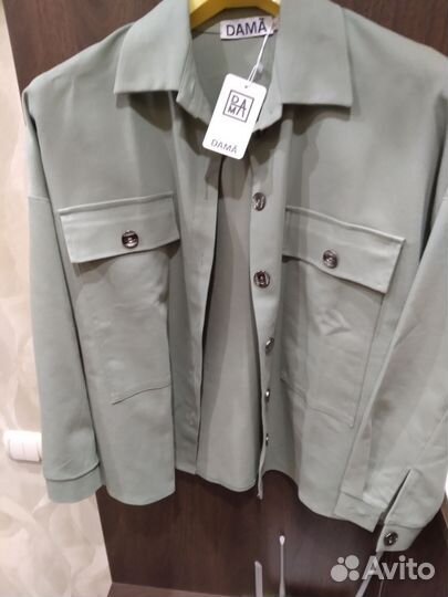 Женский брючный костюм