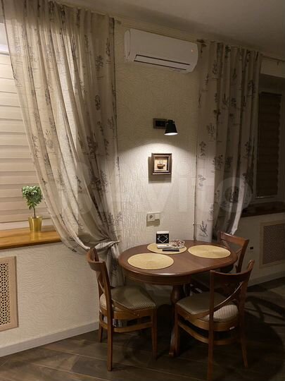 2-к. квартира, 55 м², 2/4 эт.