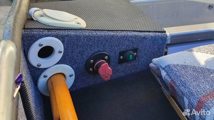 Лодка моторная