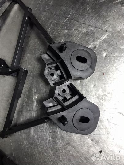 Крепление фары верх/низ Opel Astra H