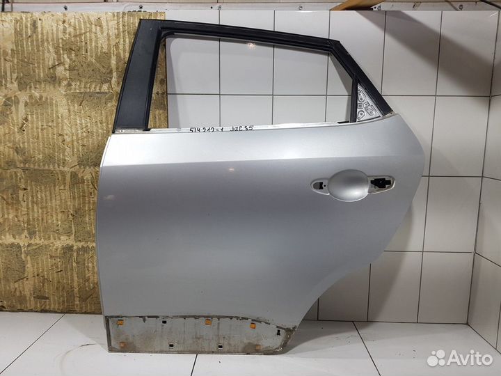 Дверь задняя левая б.у. оригинал состояние идеальн