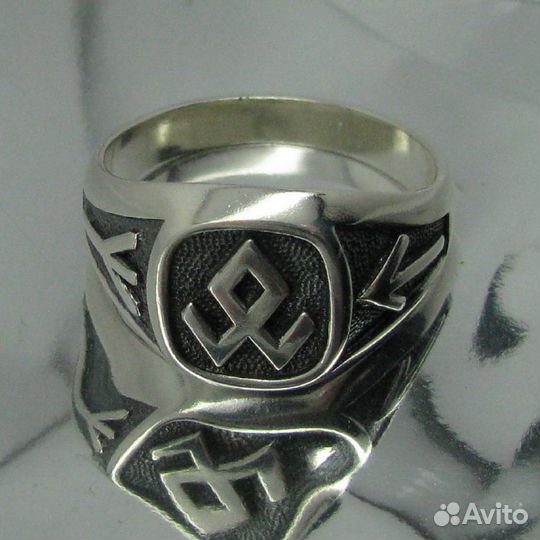 Кольцо с рунами