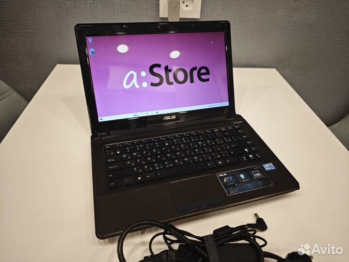 Ноутбук asus i3 SSD