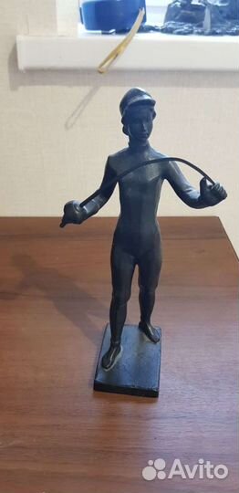 Каслинское литье.Фехтовальщица