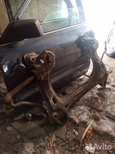 Передняя балка Ауди 100 с3