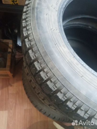 Yokohama Ice Guard F700Z 215/65 R16 98