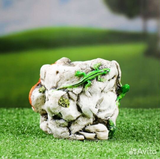 Фигурное кашпо керамика Камень с тремя ящерицами