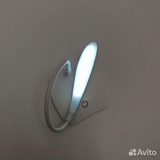 Лампа беспроводная светодиодная / новая