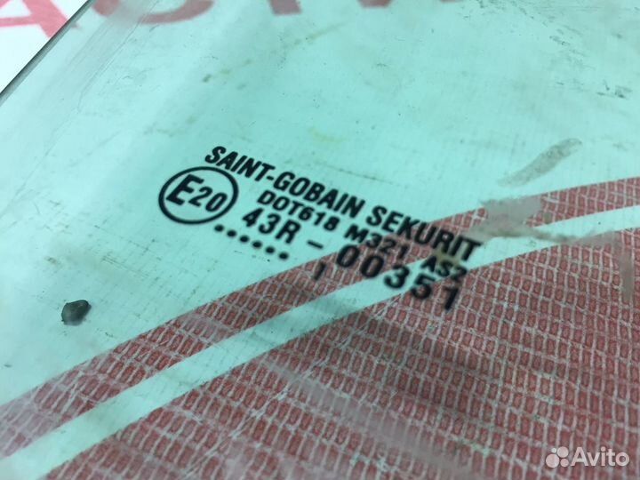 Стекло двери Suzuki SX4 2011