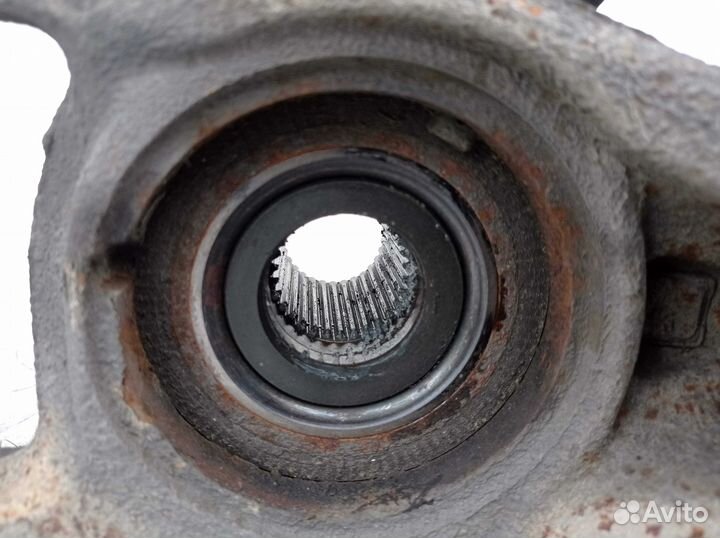 Кулак поворотный левый Audi Q7 4L 7L0407257A