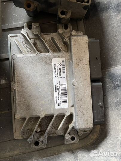 Запчасти на рено логан Renault Logan