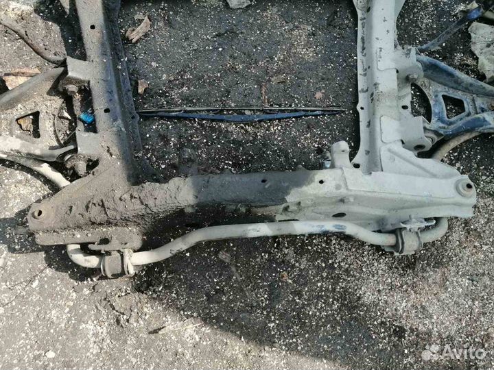 Подрамник Renault Symbol