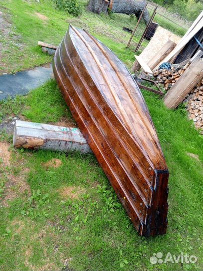 Деревянная лодка