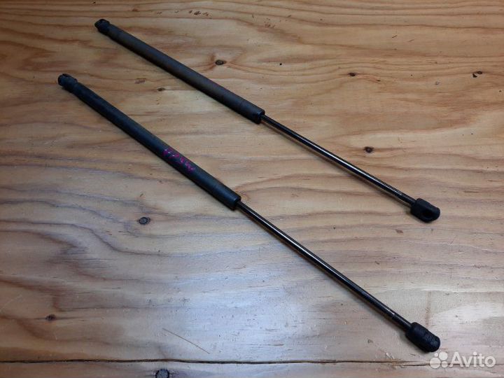 Амортизатор багажника Mazda Demio DY3W zjve 2004