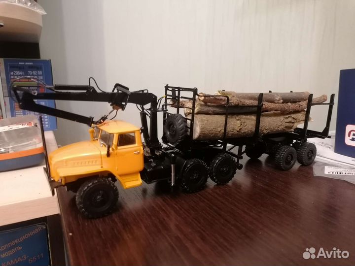 Модель Урал-4320/44202 лесовоз с манипулятором