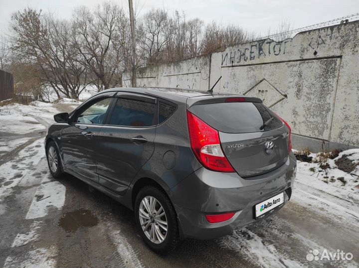 Hyundai Solaris 1.4 AT, 2011, 171 000 км