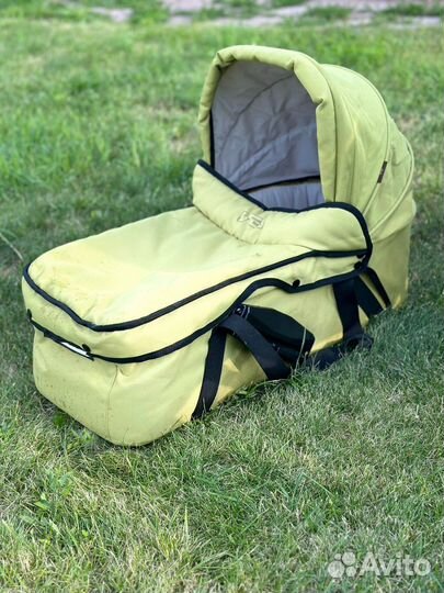 Две коляски mountain buggy и переноска