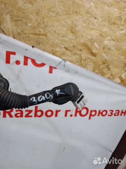 Коса задней правой двери Nissan Presage VU30