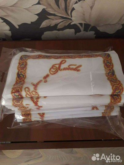 Салфетка - платочек для украшения свадебного стола