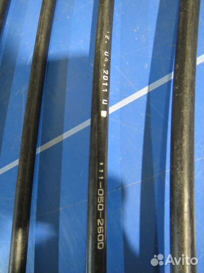 Трос ручного тормоза