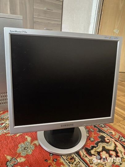 Монитор Samsung SyncMaster713n