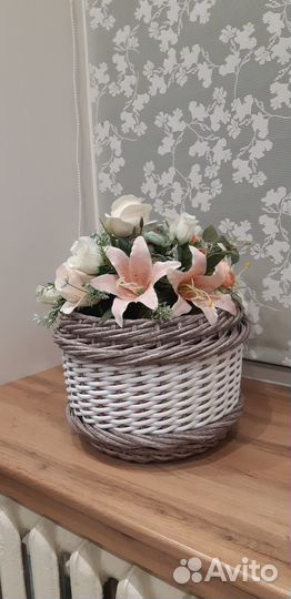 Кашпо из искусственного ротанга