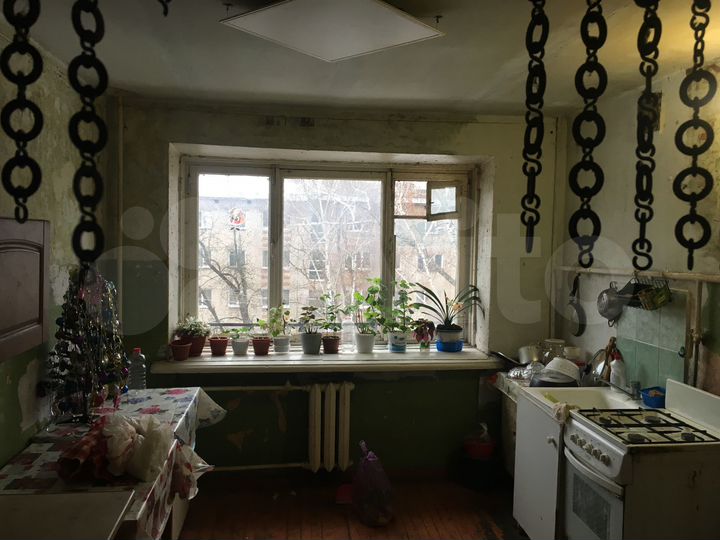 Комната 10 м² в 5-к., 4/5 эт.