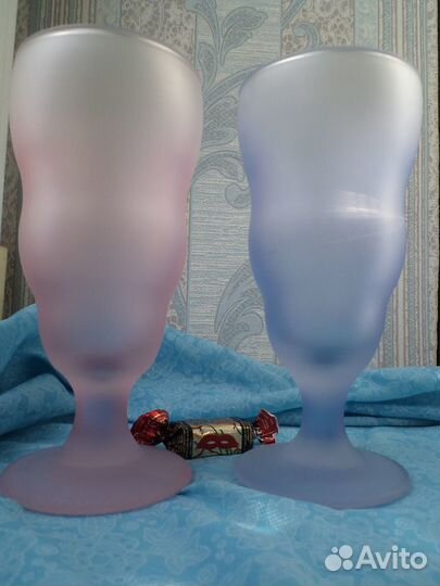 Ваза для конфет на ножке