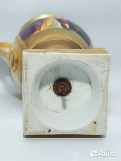 Антикварная ваза