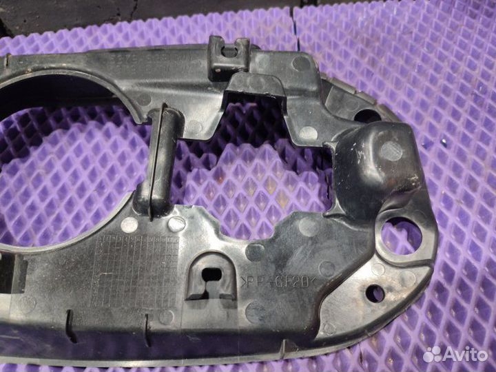 Лючок бензобака задний правый Mitsubishi Outlander