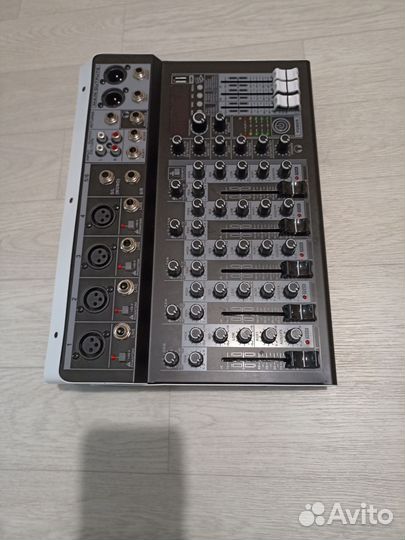Микшерный пульт