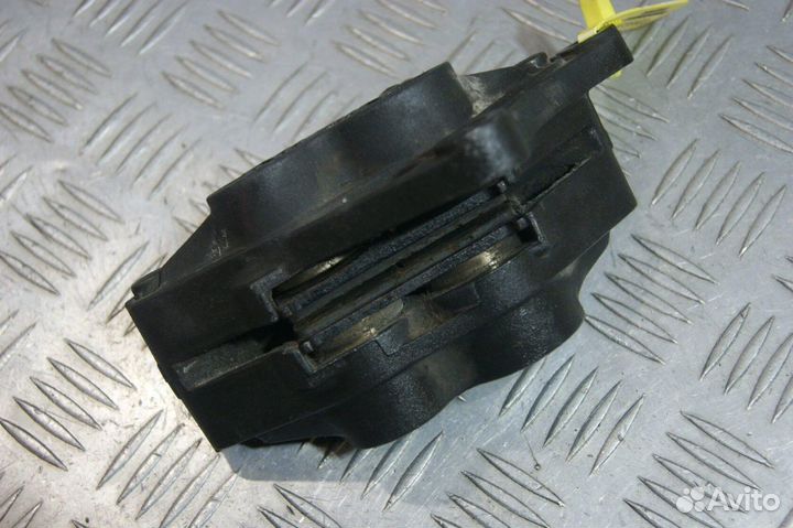 Суппорт передний правый Suzuki GSX-R400R