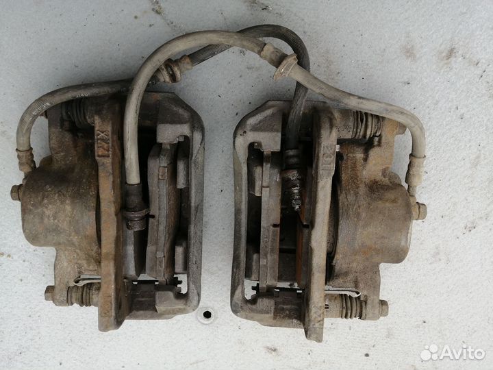 Суппорт тормозной передний Honda CR-V 1996-2002