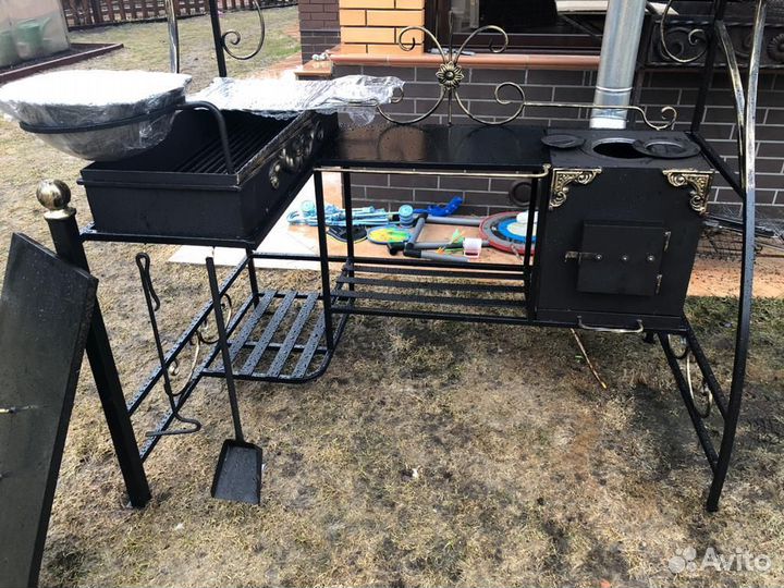 Кованый мангал с крышей