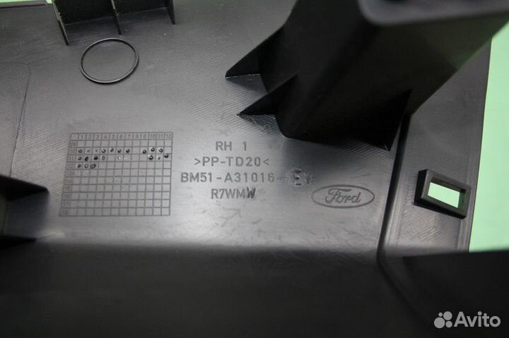 Накладка на порог задняя правая (внутренняя) ford