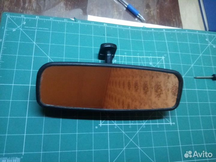 Зеркало заднего вида салонное