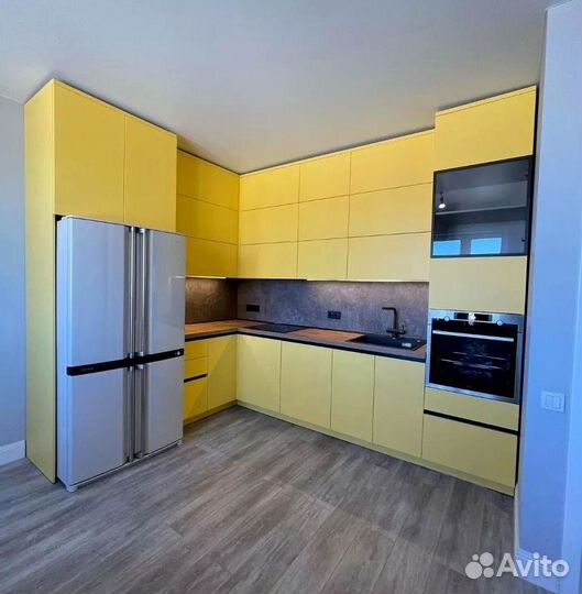 Угловой кухонный гарнитур современный