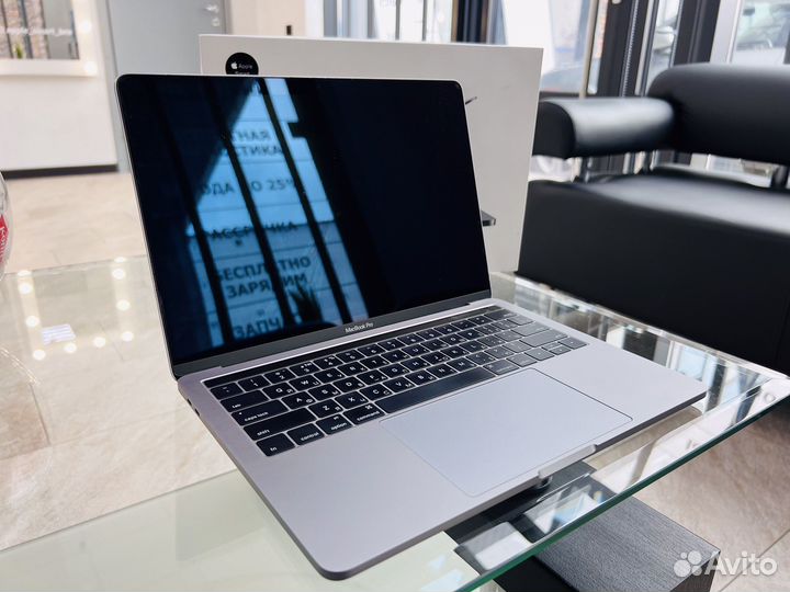 Apple MacBook Pro 2018 RU/A Идел. Магазин